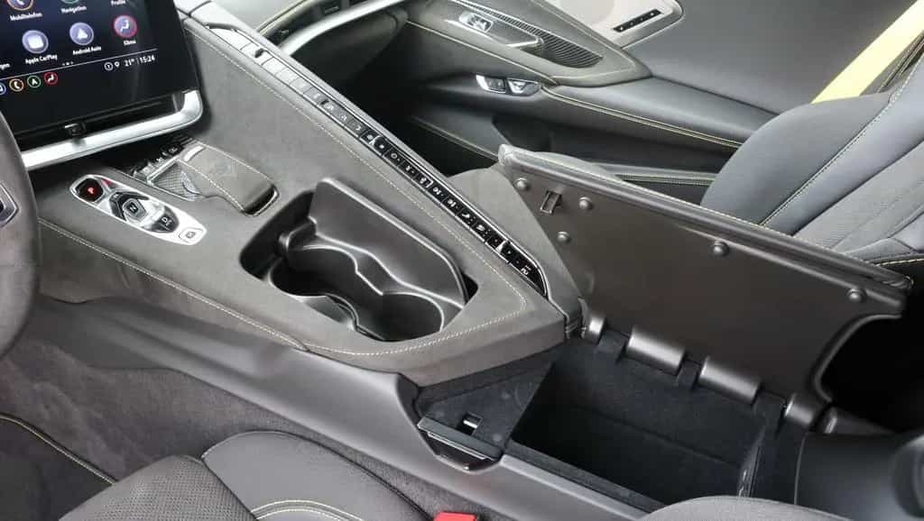 Corvette C8 6.2L V8 Stingray 3LT Coupe Targa 05/2023-photo-37
