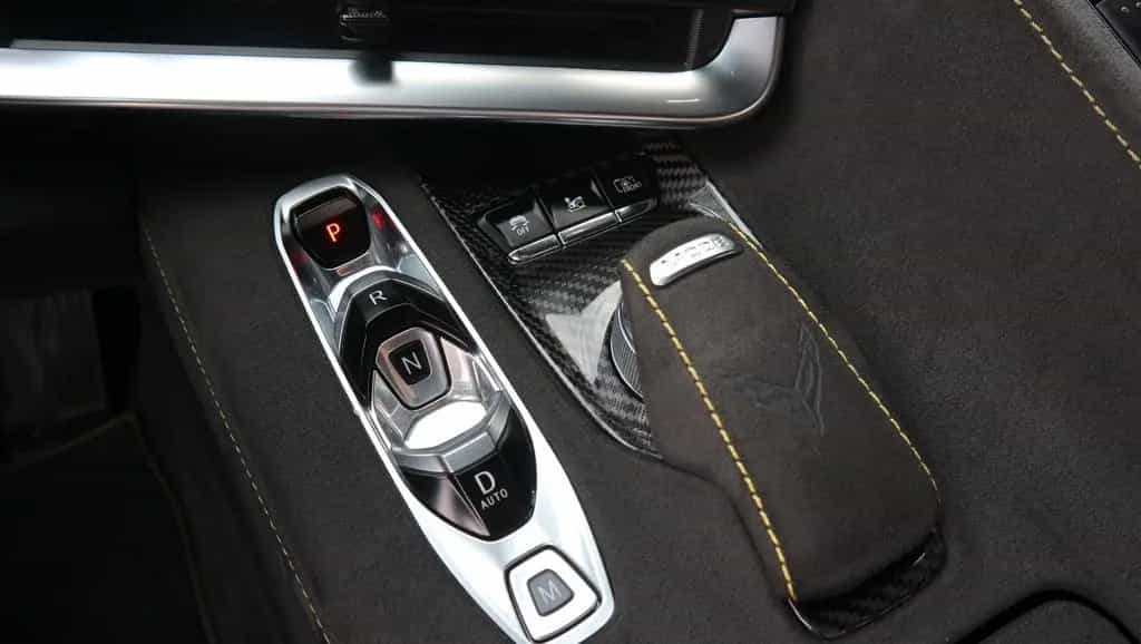 Corvette C8 6.2L V8 Stingray 3LT Coupe Targa 05/2023-photo-38