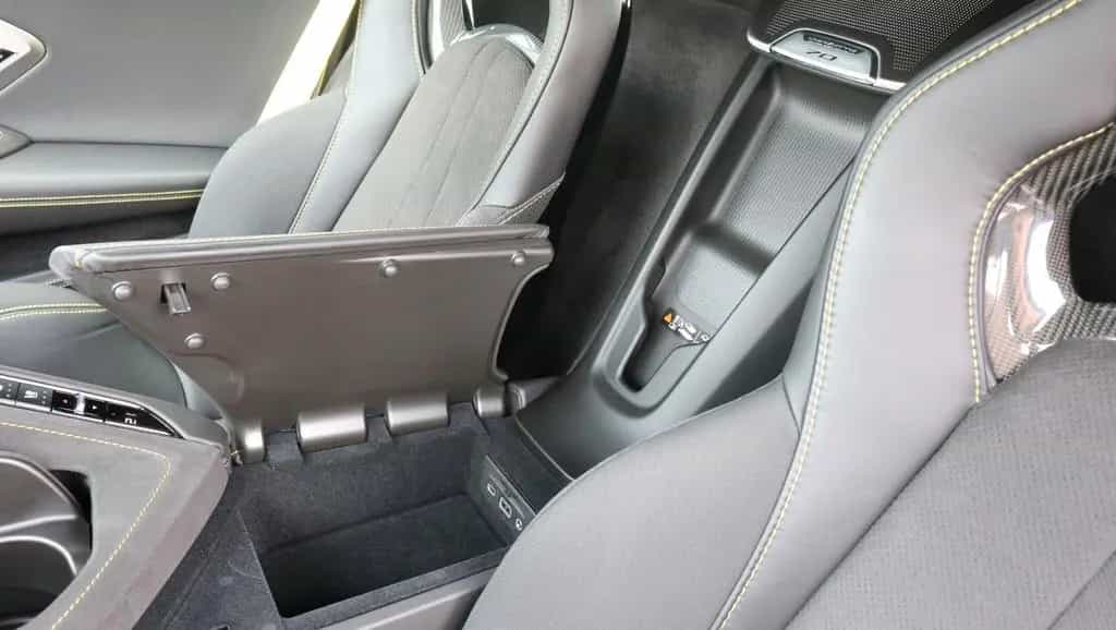 Corvette C8 6.2L V8 Stingray 3LT Coupe Targa 05/2023-photo-39