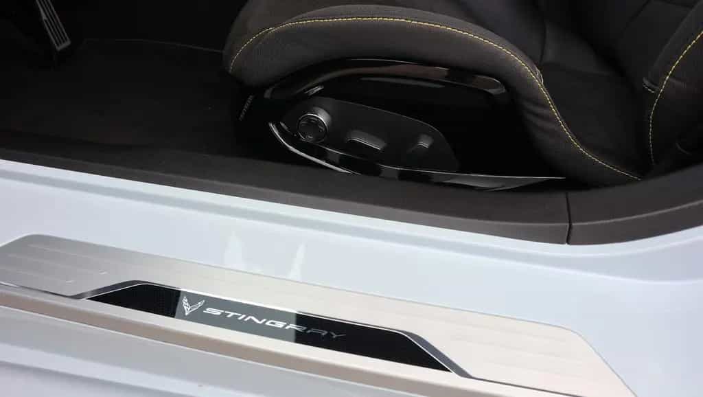Corvette C8 6.2L V8 Stingray 3LT Coupe Targa 05/2023-photo-40