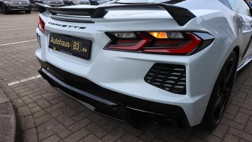 Corvette C8 6.2L V8 Stingray 3LT Coupe Targa 05/2023-photo-46
