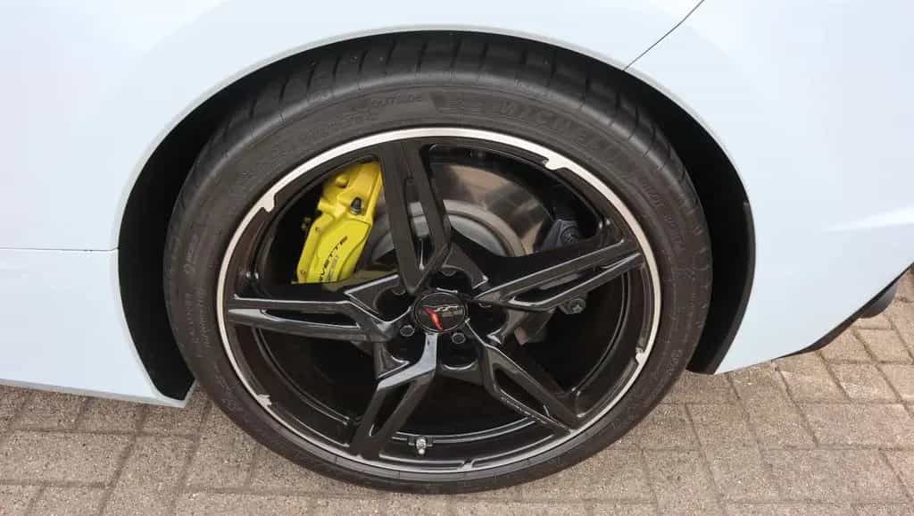 Corvette C8 6.2L V8 Stingray 3LT Coupe Targa 05/2023-photo-6