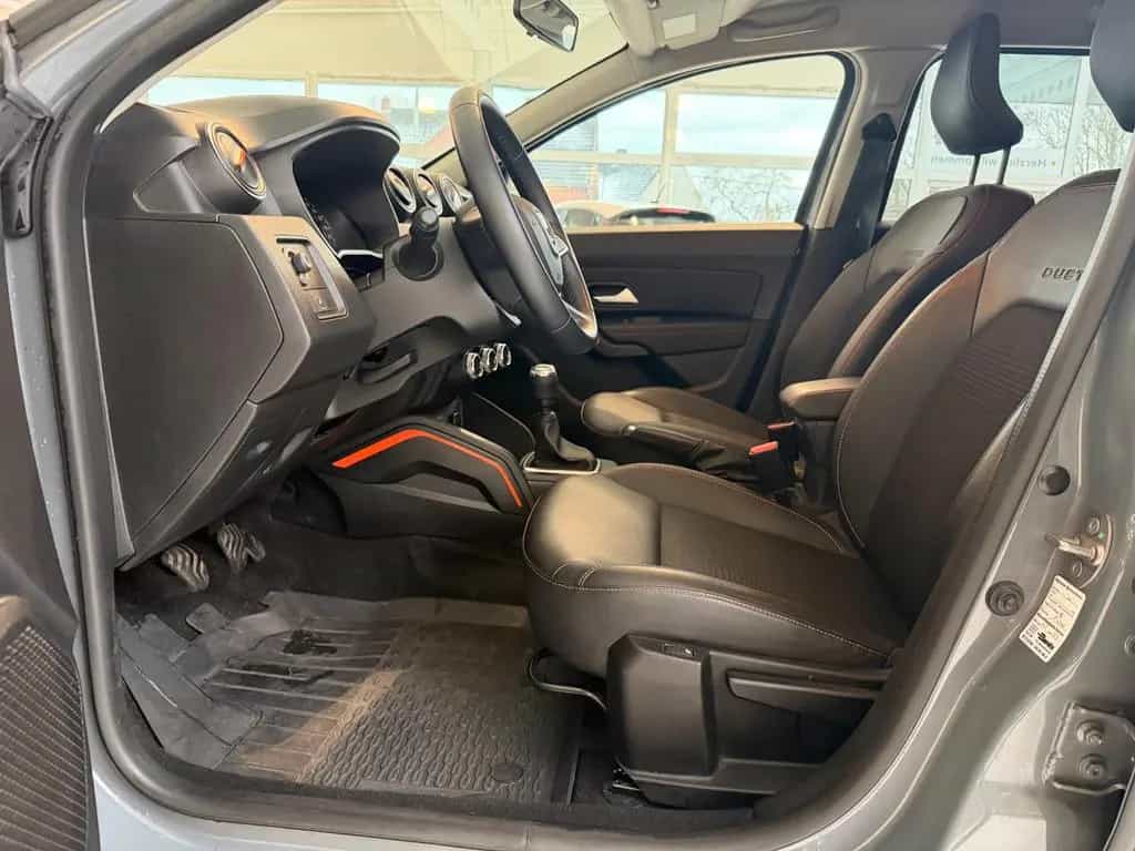 Dacia Duster Extreme TCe 130 Navi 360° Sitzheizung 09/2022-photo-9