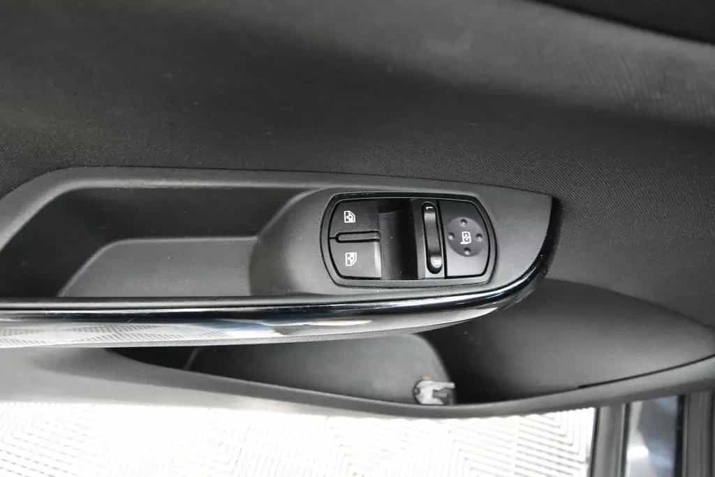 Opel Corsa E Edition 1.0 Turbo Temp SHZ LHZ Klima 11/2015-photo-21