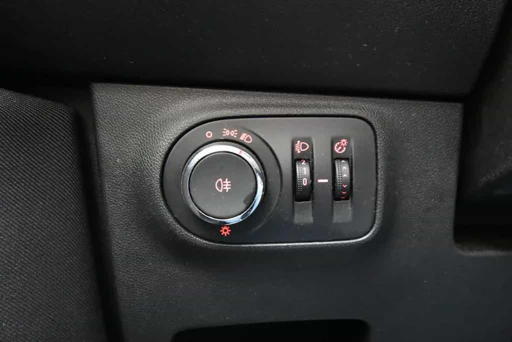 Opel Corsa E Edition 1.0 Turbo Temp SHZ LHZ Klima 11/2015-photo-22