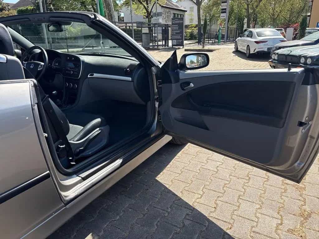 Saab 9-3 1.9 TiD Vector CABRIO LEDER STZHZG KLIMA 12/2007-photo-12