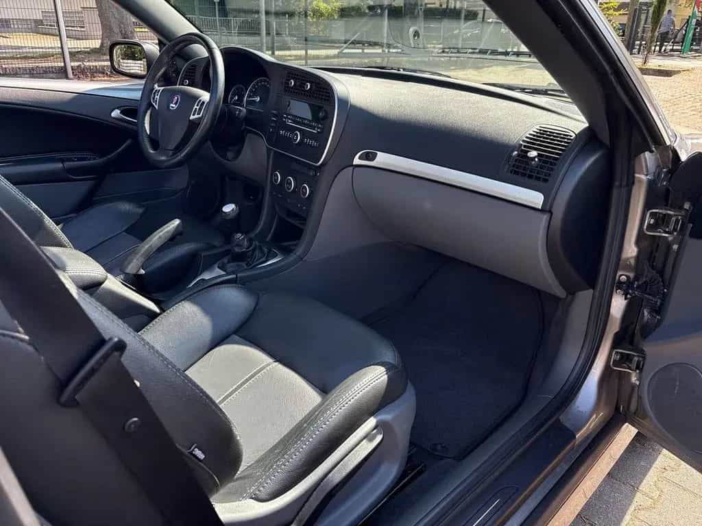Saab 9-3 1.9 TiD Vector CABRIO LEDER STZHZG KLIMA 12/2007-photo-14