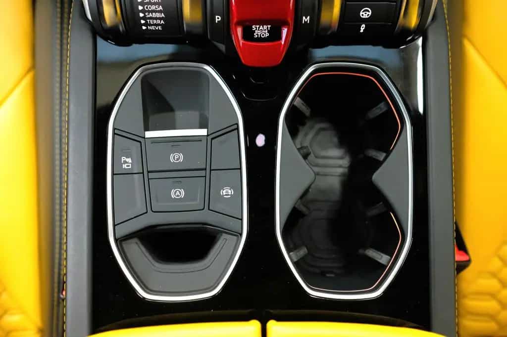 Lamborghini Urus 03/2019-photo-30