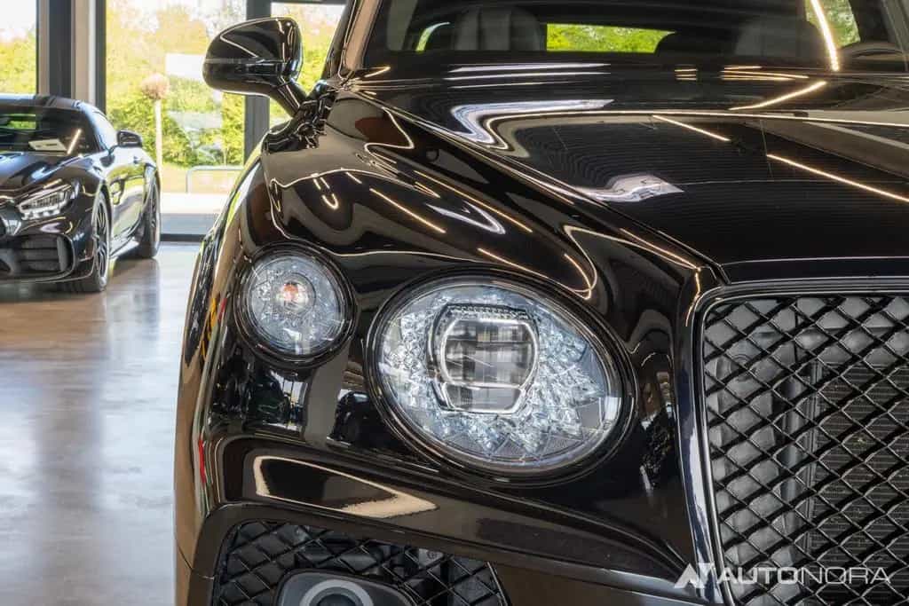Bentley Bentayga V8 Mulliner Blackline Dynamic Ride Naim 11/2021-photo-11