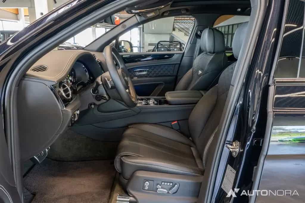Bentley Bentayga V8 Mulliner Blackline Dynamic Ride Naim 11/2021-photo-19