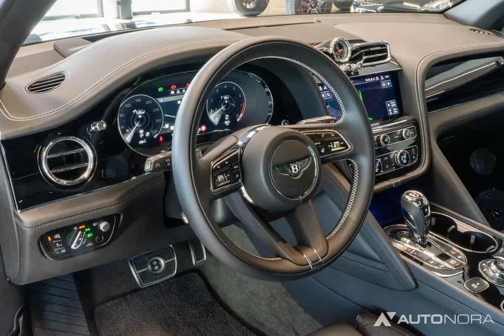 Bentley Bentayga V8 Mulliner Blackline Dynamic Ride Naim 11/2021-photo-20
