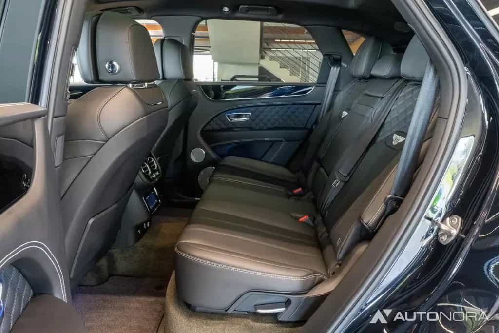 Bentley Bentayga V8 Mulliner Blackline Dynamic Ride Naim 11/2021-photo-21