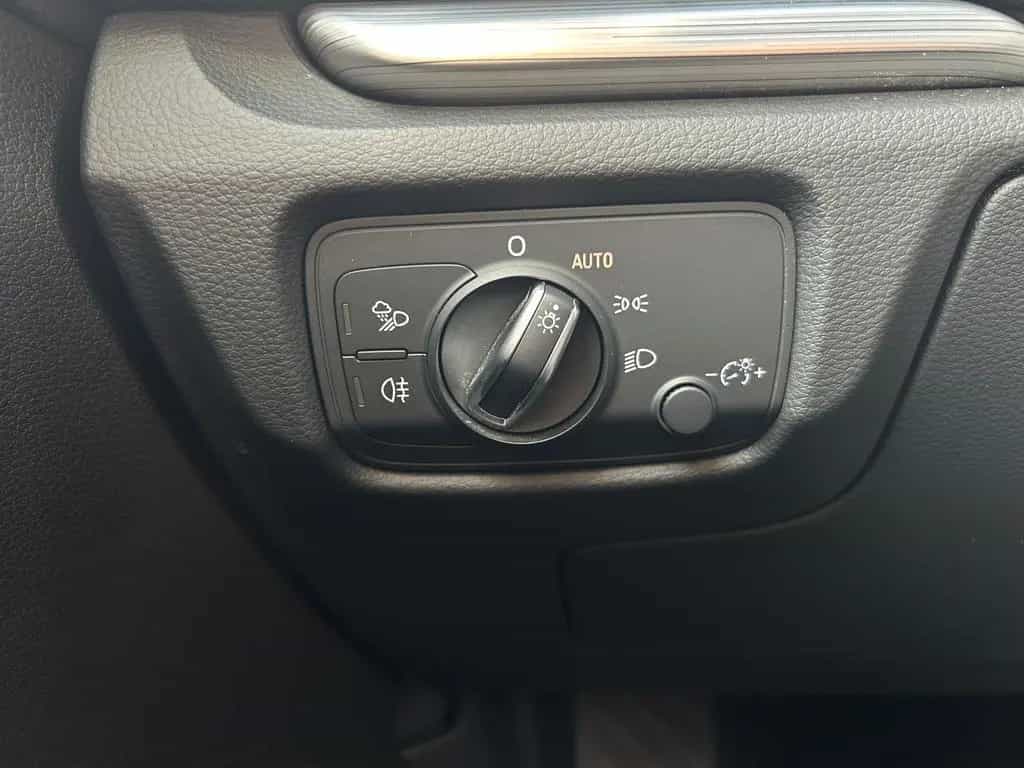 Audi A3 35 TFSI sport Stronic ACC Navi Kamera Xenon 05/2020-photo-14