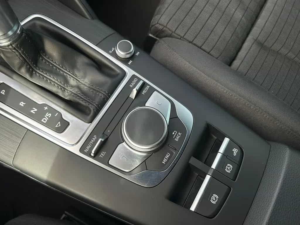 Audi A3 35 TFSI sport Stronic ACC Navi Kamera Xenon 05/2020-photo-24