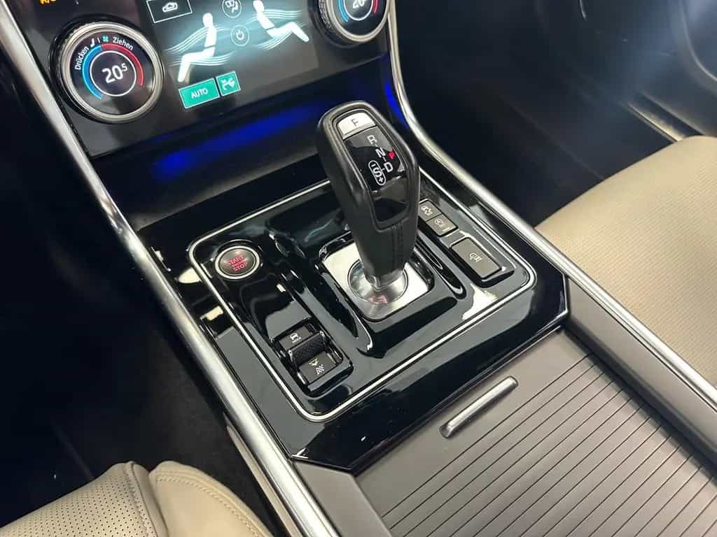 Jaguar XE R-Dynamic HSE|360°|Meridian|18-Wege|DAB+|19" 06/2019-photo-22