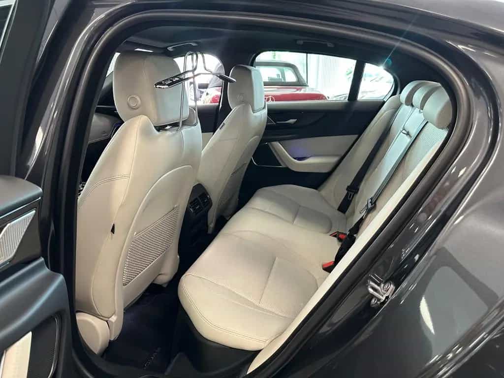 Jaguar XE R-Dynamic HSE|360°|Meridian|18-Wege|DAB+|19" 06/2019-photo-31