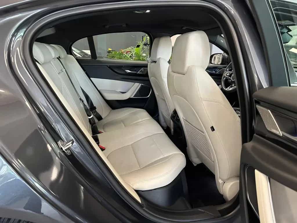 Jaguar XE R-Dynamic HSE|360°|Meridian|18-Wege|DAB+|19" 06/2019-photo-32