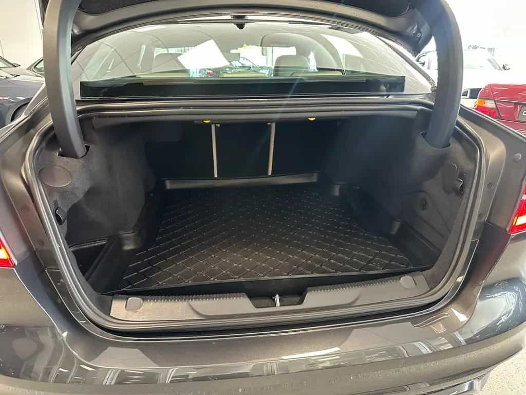 Jaguar XE R-Dynamic HSE|360°|Meridian|18-Wege|DAB+|19" 06/2019-photo-35
