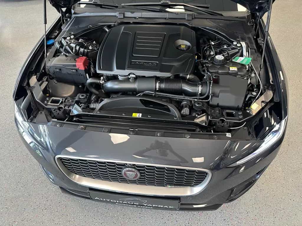 Jaguar XE R-Dynamic HSE|360°|Meridian|18-Wege|DAB+|19" 06/2019-photo-37