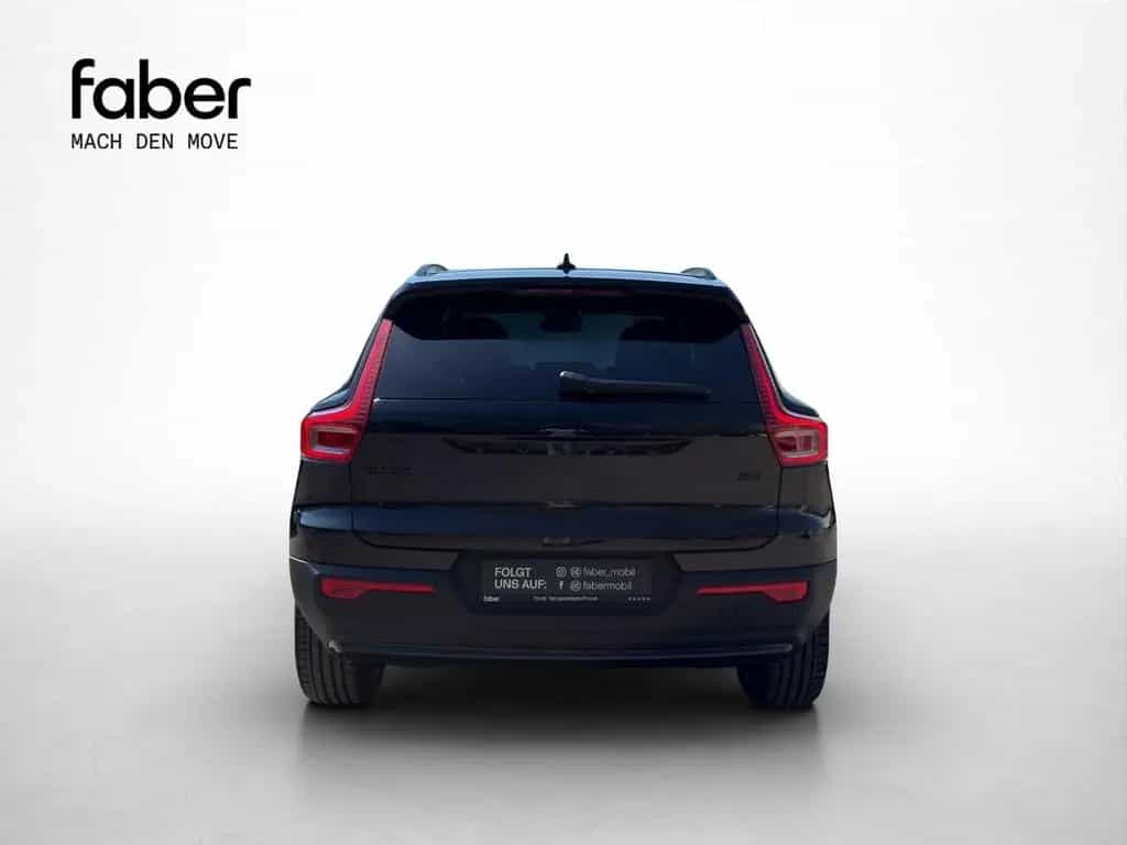 Volvo XC40 B3 Plus Black Edition 2WD null-photo-3