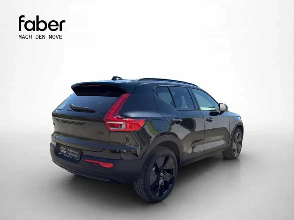 Volvo XC40 B3 Plus Black Edition 2WD null-photo-4