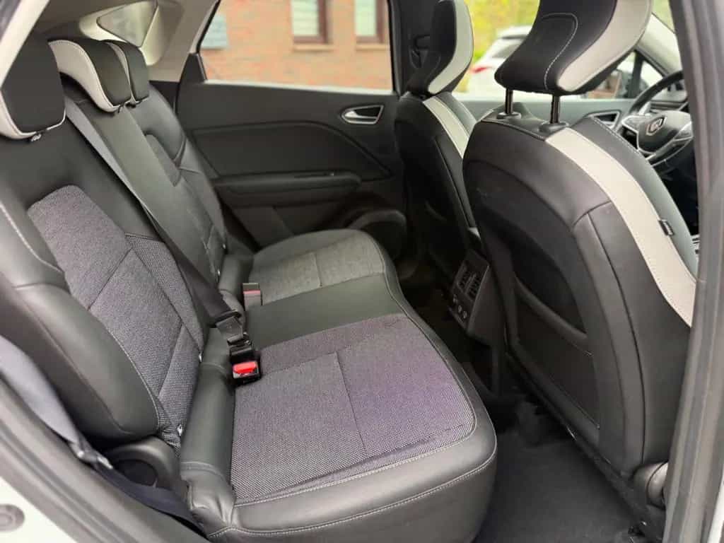 Renault Captur II TCe 155 EDC Intens PANO I LED I AHK I 05/2020-photo-19