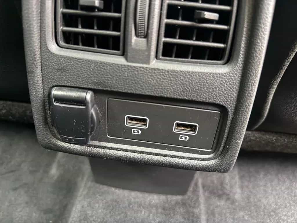 Renault Captur II TCe 155 EDC Intens PANO I LED I AHK I 05/2020-photo-20