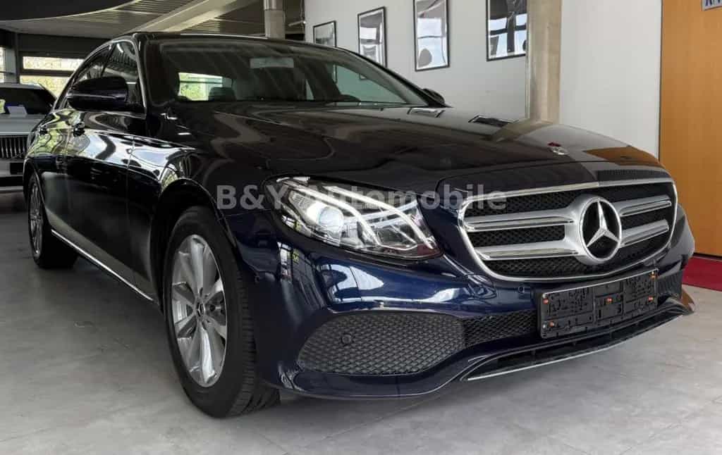 Mercedes-Benz E-Class 200 2.Hand Scheckheft 07/2017-photo-2