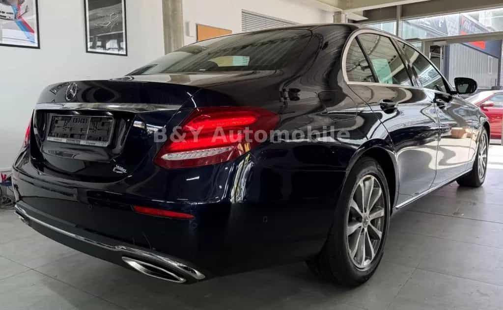 Mercedes-Benz E-Class 200 2.Hand Scheckheft 07/2017-photo-4