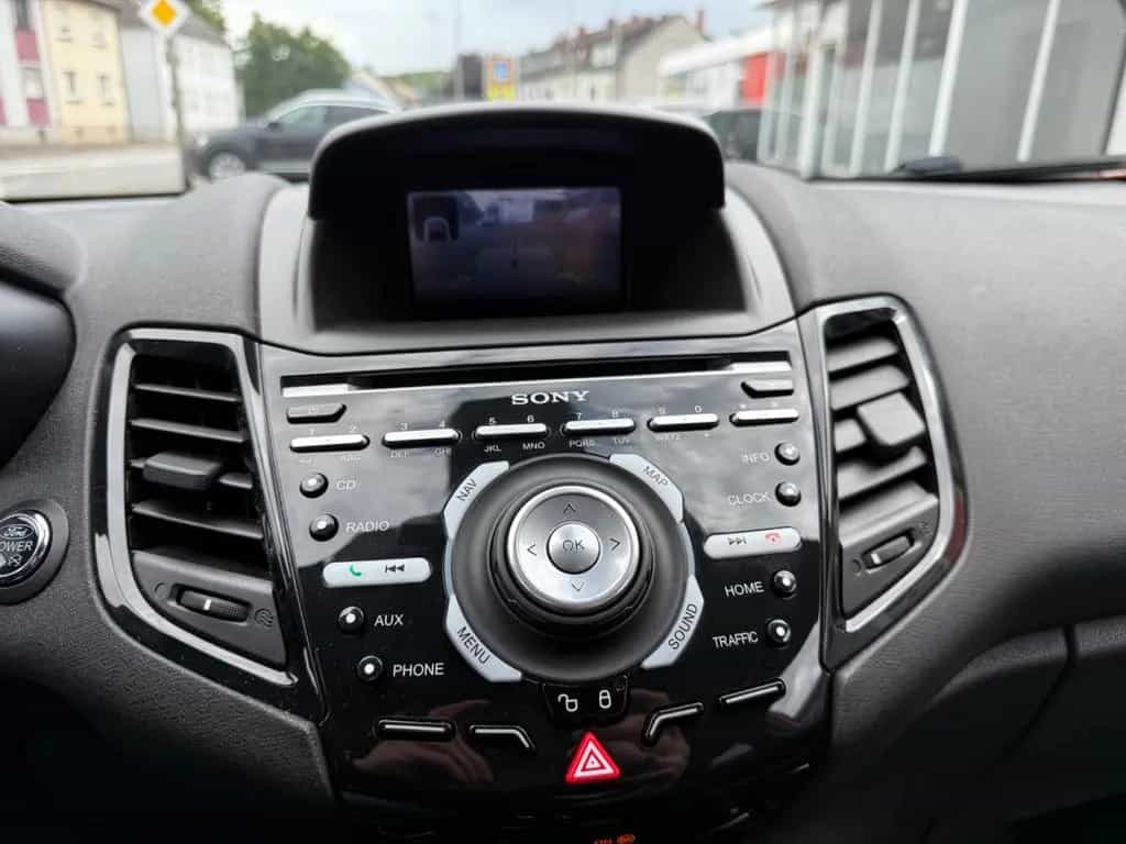 Ford Fiesta Titanium Navi Kamera Automatik Klima 03/2015-photo-12