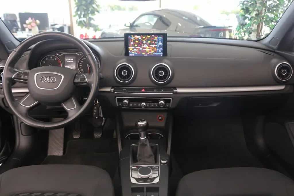 Audi A3 Cabrio 1.4 TFSI - Navi-BiXenon 03/2016-photo-17