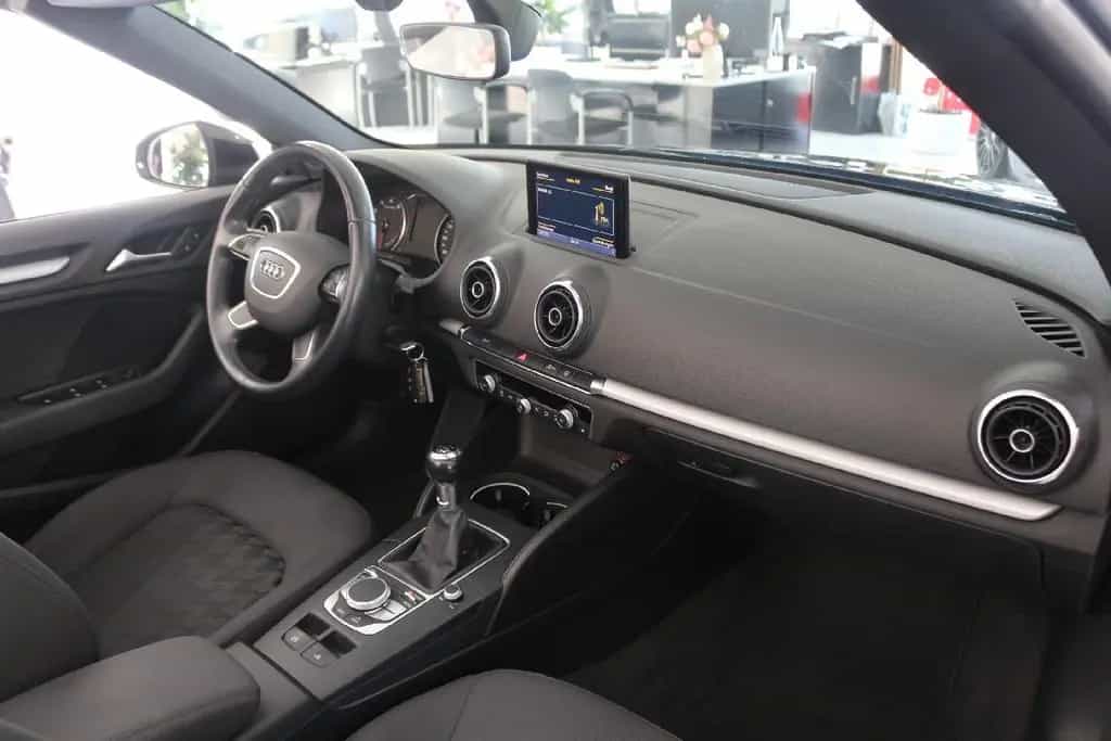 Audi A3 Cabrio 1.4 TFSI - Navi-BiXenon 03/2016-photo-9