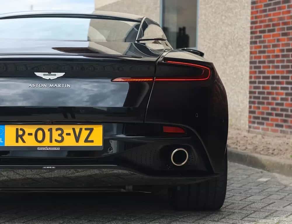 Aston Martin DB11 4.0 V8 11/2020-photo-12