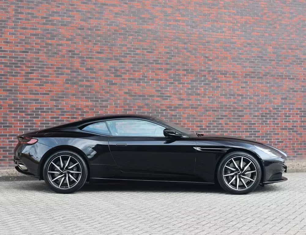 Aston Martin DB11 4.0 V8 11/2020-photo-13