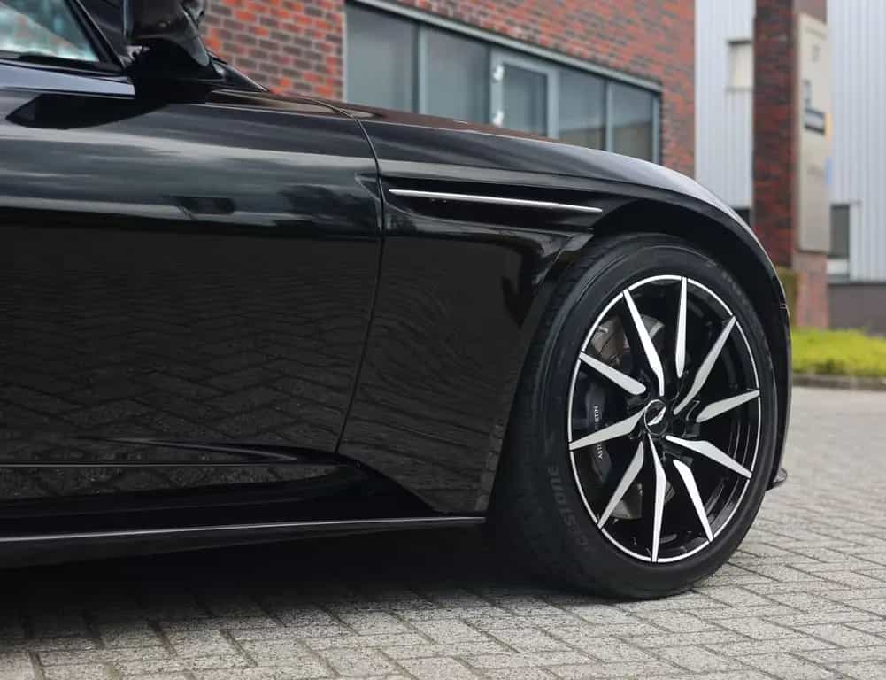 Aston Martin DB11 4.0 V8 11/2020-photo-18