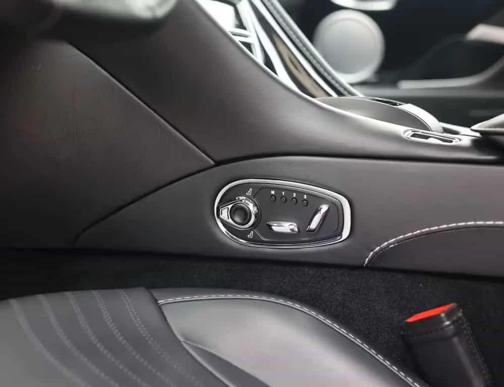 Aston Martin DB11 4.0 V8 11/2020-photo-24