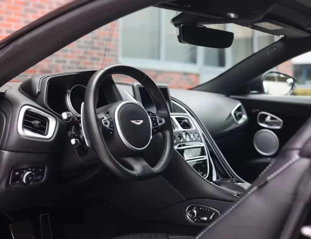 Aston Martin DB11 4.0 V8 11/2020-photo-28