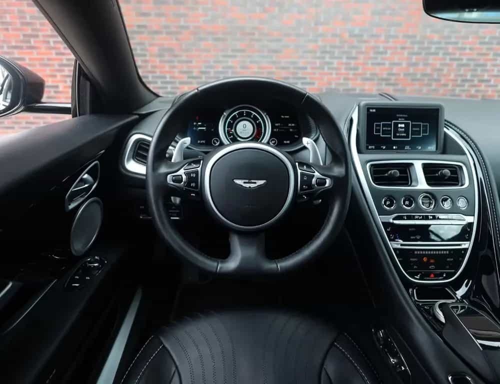 Aston Martin DB11 4.0 V8 11/2020-photo-29
