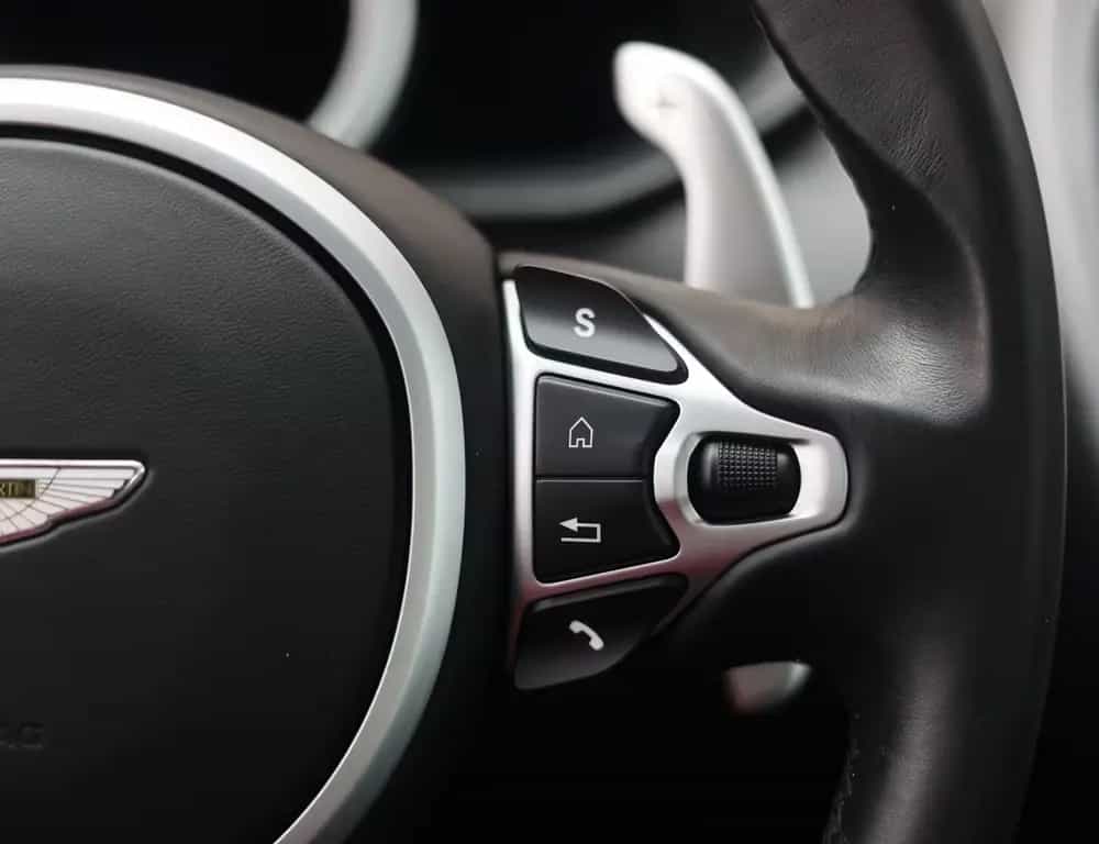 Aston Martin DB11 4.0 V8 11/2020-photo-31