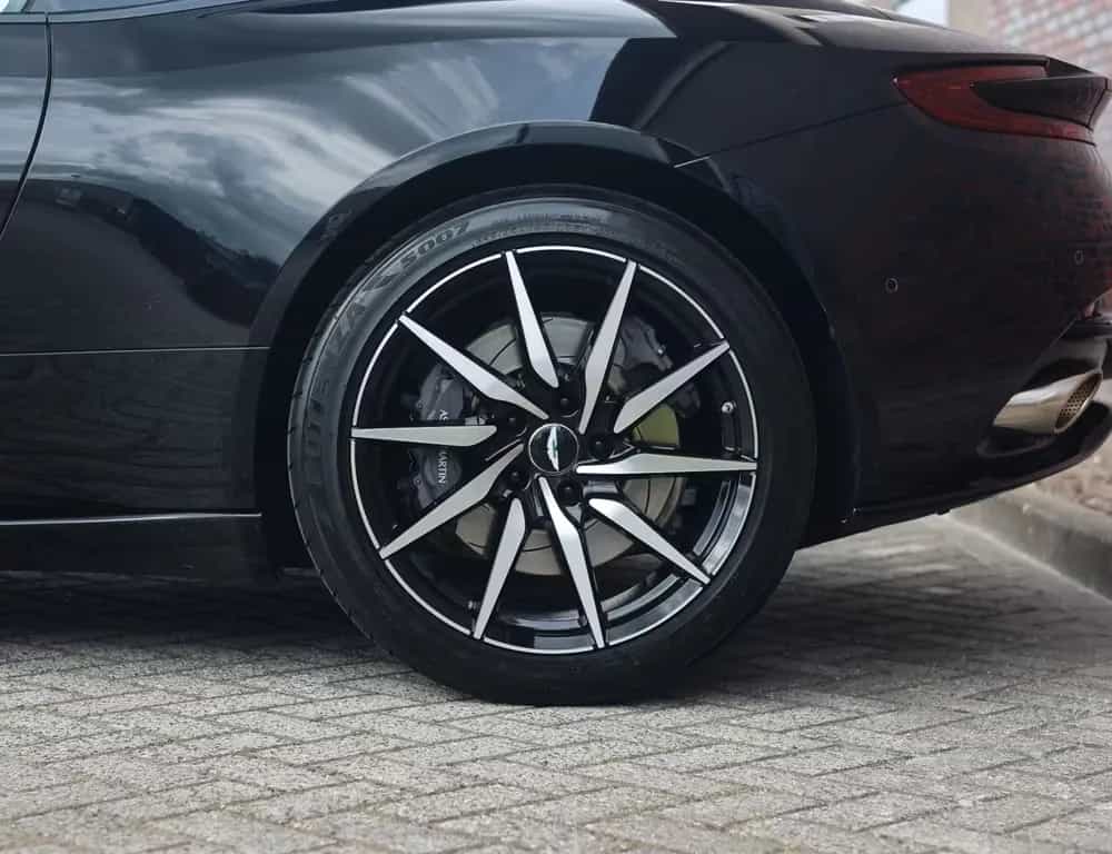 Aston Martin DB11 4.0 V8 11/2020-photo-45