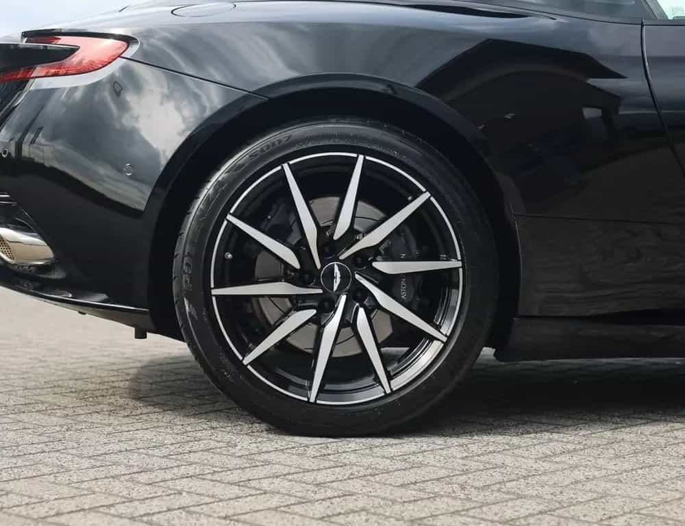 Aston Martin DB11 4.0 V8 11/2020-photo-46