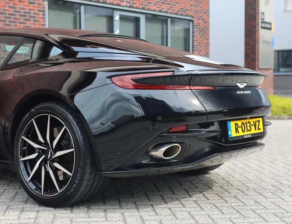 Aston Martin DB11 4.0 V8 11/2020-photo-9