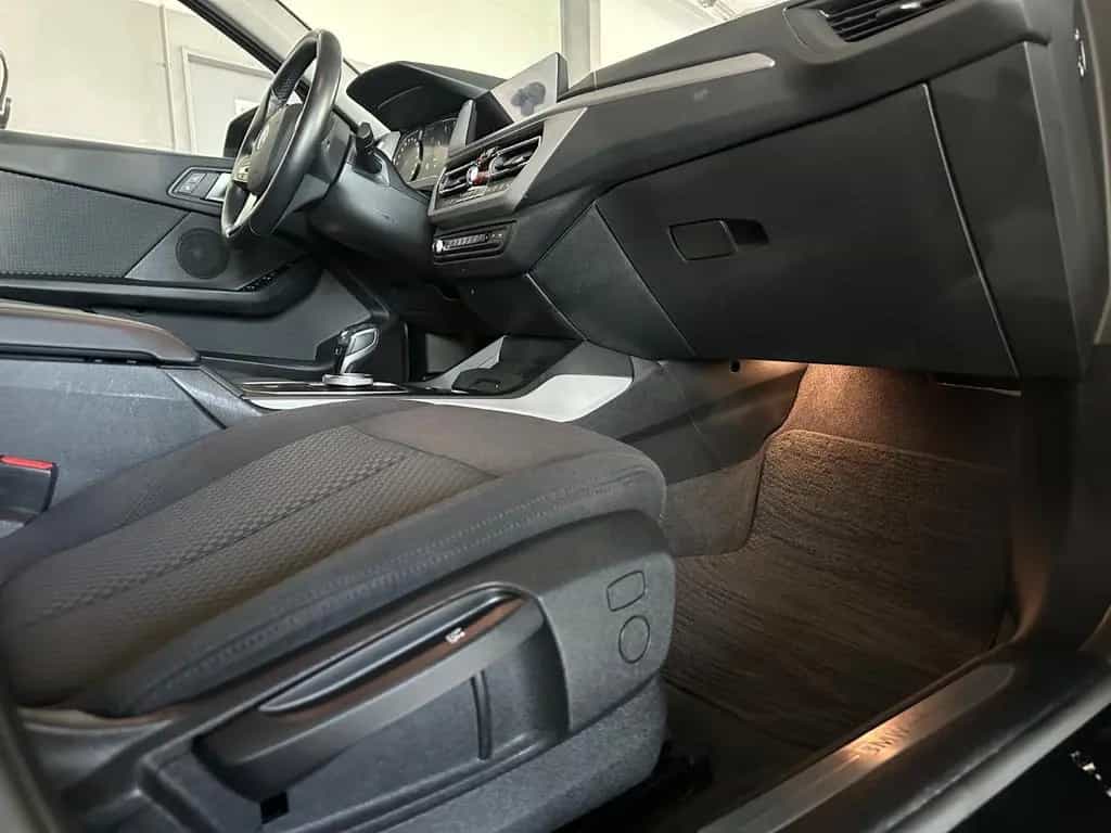 BMW 1 Series 118d Advantage LED/SHZ/MwSt 08/2020-photo-21