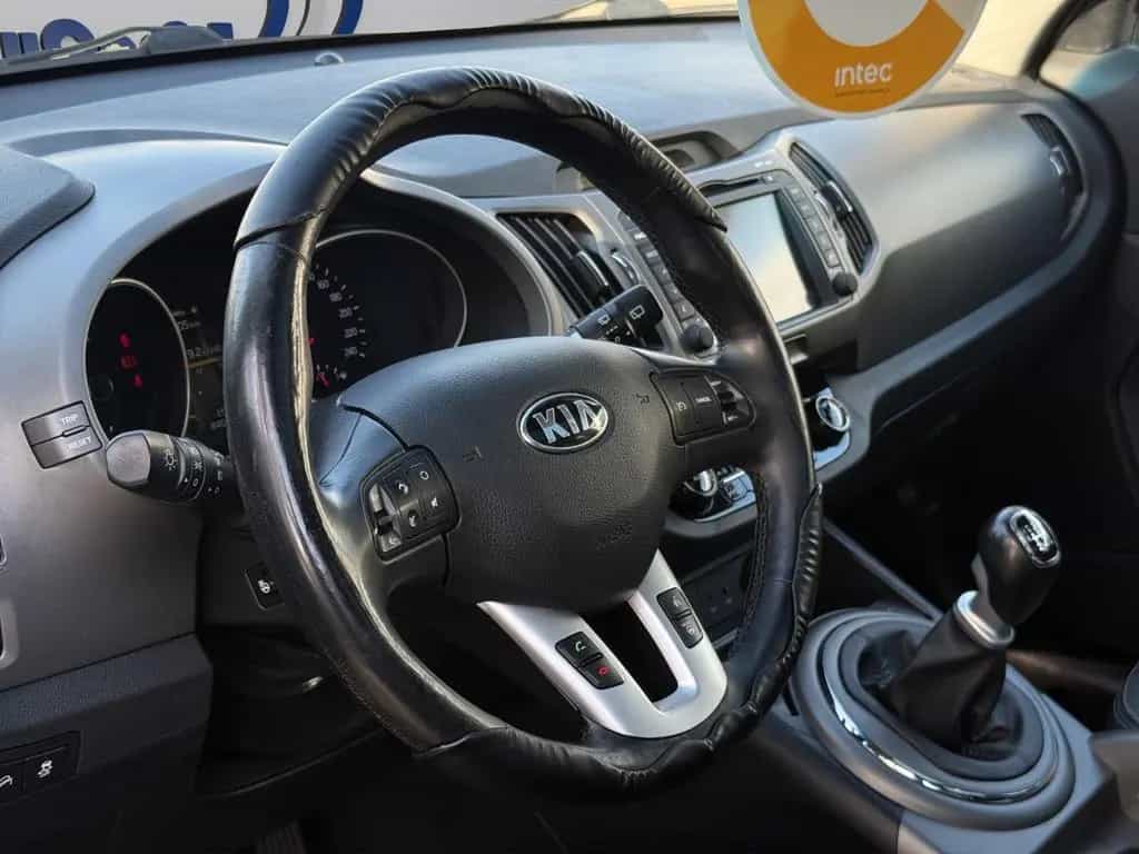 Kia Sportage 2WD I PanoI AHKI NaviI Garantie 11/2014-photo-18