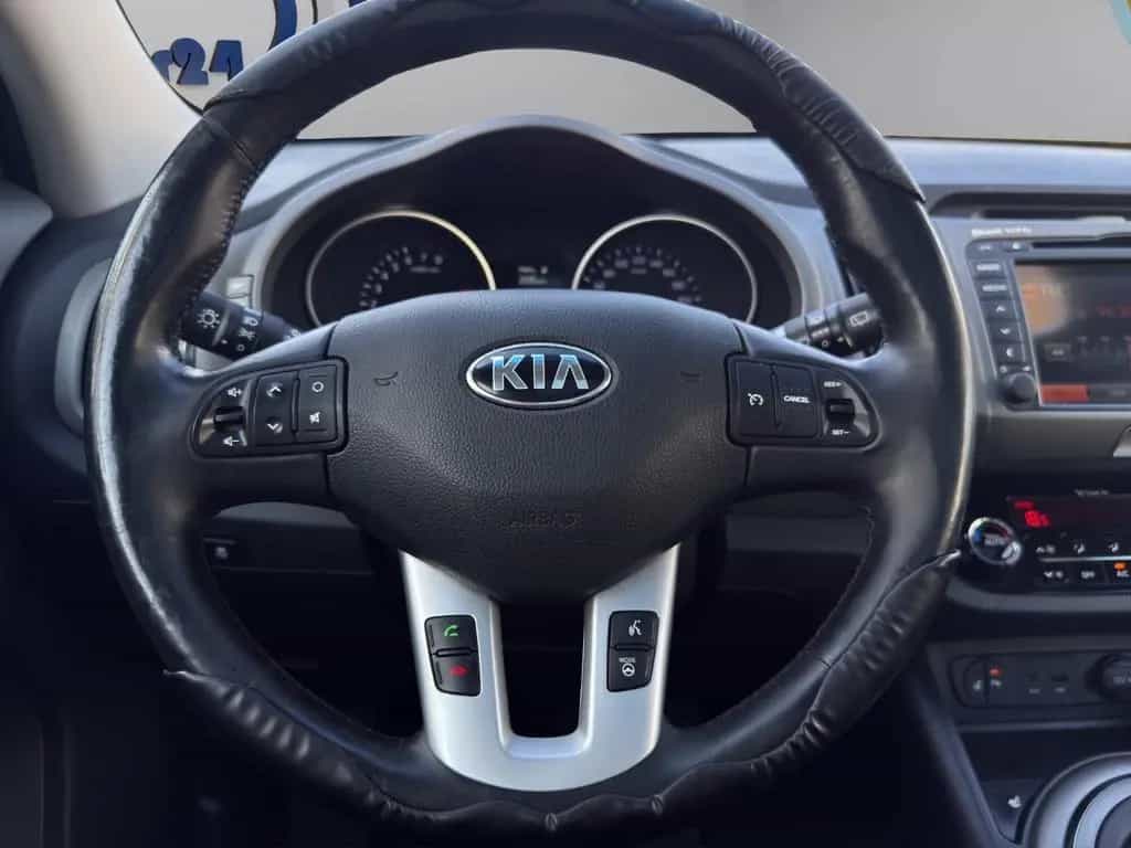 Kia Sportage 2WD I PanoI AHKI NaviI Garantie 11/2014-photo-23