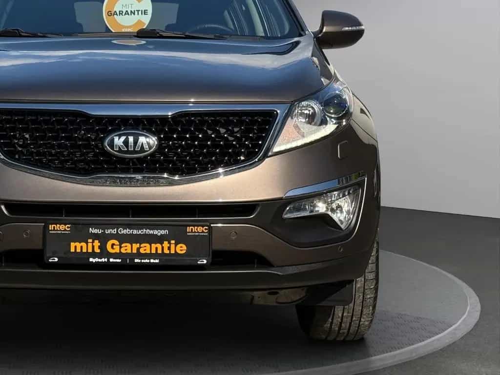 Kia Sportage 2WD I PanoI AHKI NaviI Garantie 11/2014-photo-7