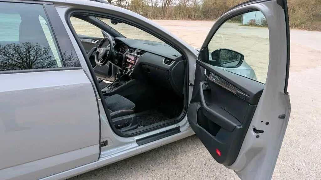 Skoda Octavia RS 245 PS Benzin Navi/Led/Rü... 12/2019-photo-4