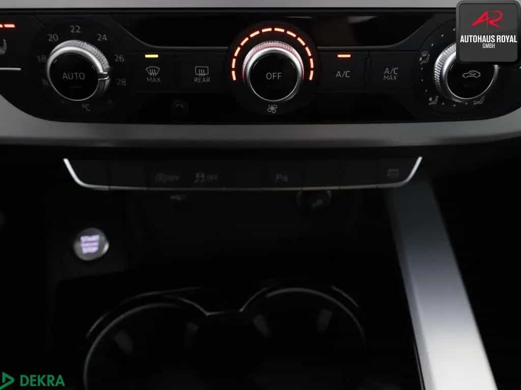 Audi A4 Avant 35 TFSI S LINE COMPETITION PANO,HEADUP 01/2023-photo-19