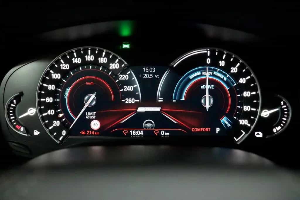 BMW 5 Series 530e Lim. Aut. Sport Line AHK KAMERA HEADUP NAV 07/2020-photo-15