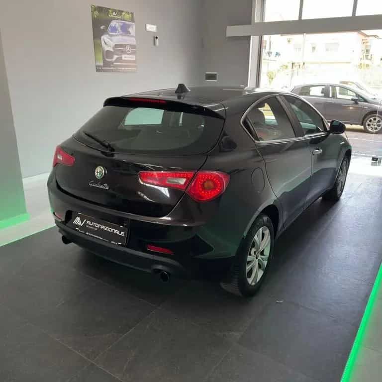 Alfa Romeo Giulietta 2.0 JTDm-2 140 CV Distincti 06/2011-photo-2